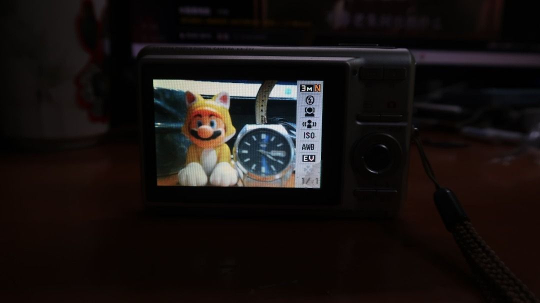 金屬銀 Casio Exilim Zoom EXZ77 相機 CCD數位相機 老相機 懷舊 早期 冷白皮 小紅書, 相機攝影, 相機在旋轉拍賣