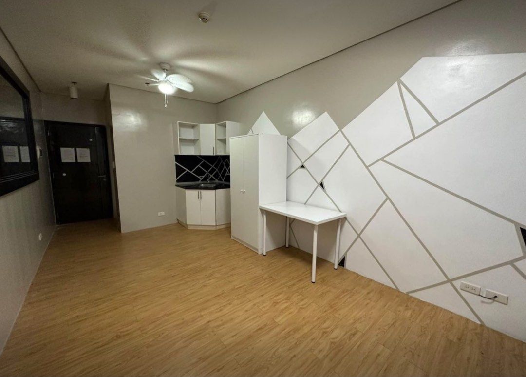 Avida Towers Alabang Balcony Garden Studio Unit for Rent Brgy. Ayala