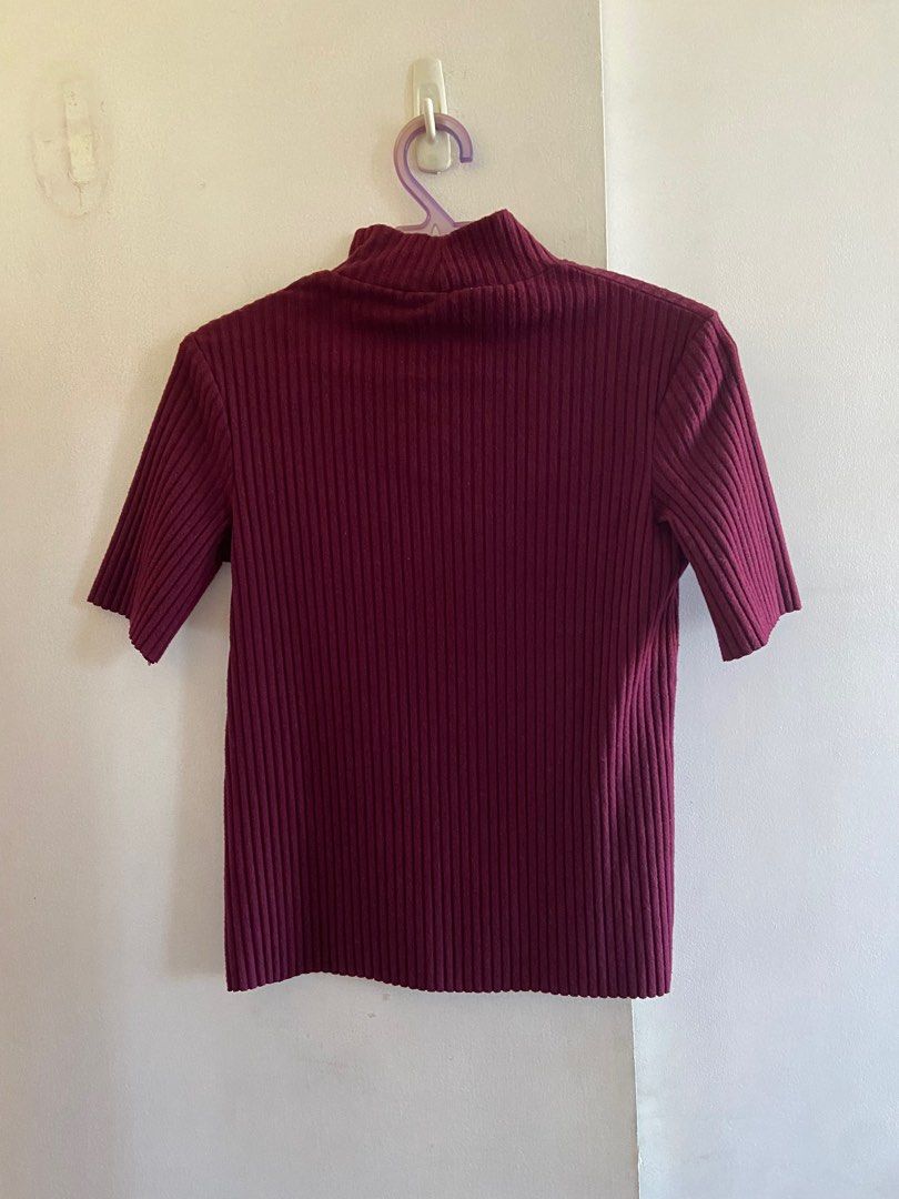 Bershka Maroon Ribbed Turtleneck (Category: Blouses) located in Marikina City. Submitted by beinginspace (Listing ID 1291055232, Image 2). Description: .