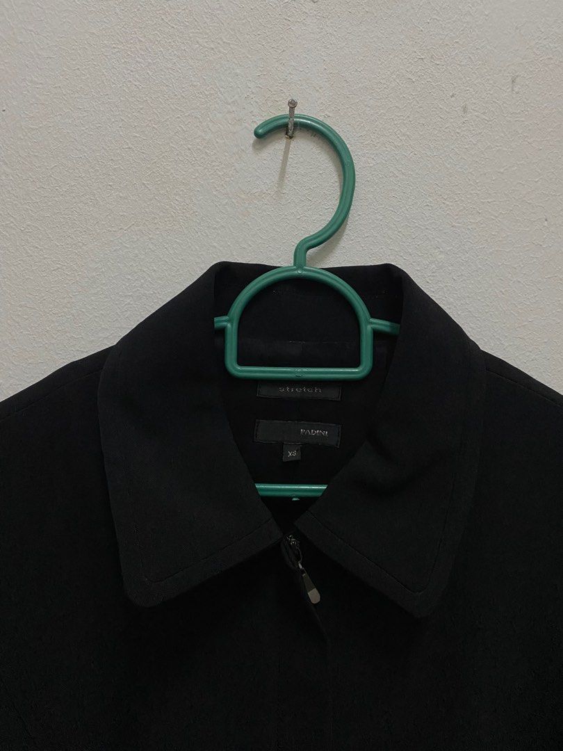 Blazer (Category: Coats, Jackets and Outerwear) located in Kuantan. Submitted by sleepyfd (Listing ID 1291166519, Image 3). Description: Can zip and function well. Condition still new! Material heavy chiffon Measurements: PIT: 16.5 inch LENGTH: 22.5 inch .