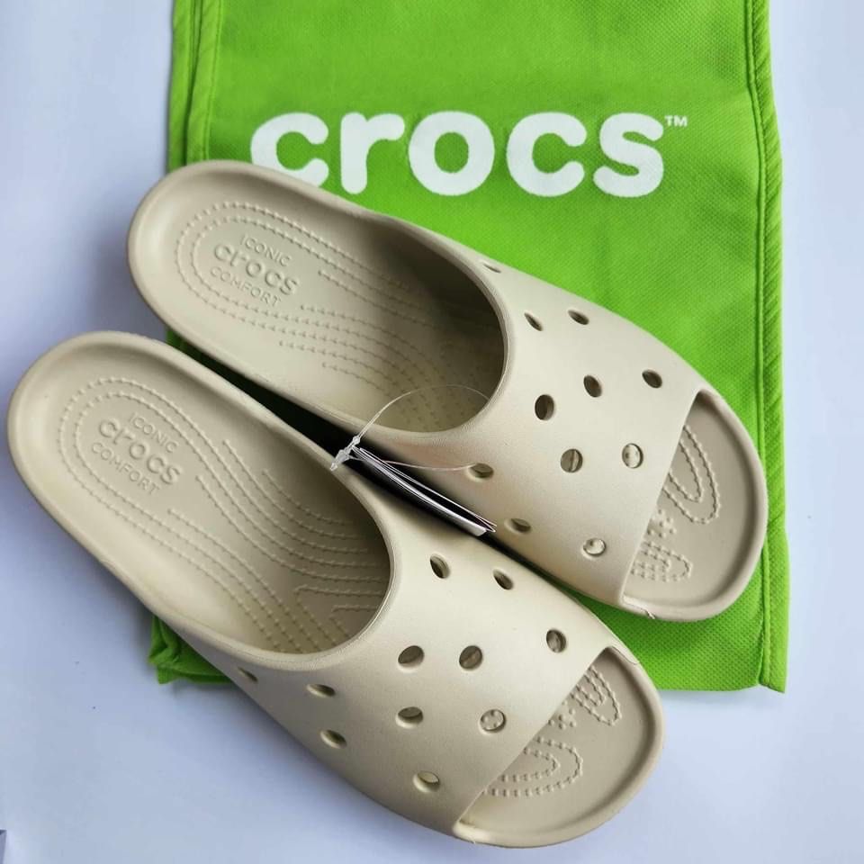 Brand New Crocs Classic Slide in Bone (Category: Slippers and slides) located in Davao. Submitted by mj_2021 (Listing ID 1291115233, Image 1). Description: Brand New (Original) Crocs Classic Slide in Bone (W8) Size: US 8 never been used since the time na na-purchase ang item sa store (from Crocs store).