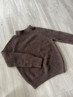 (Category: ) located in . Submitted by wardrobebyraf (Listing ID 1291081535, Image 1). Description: .