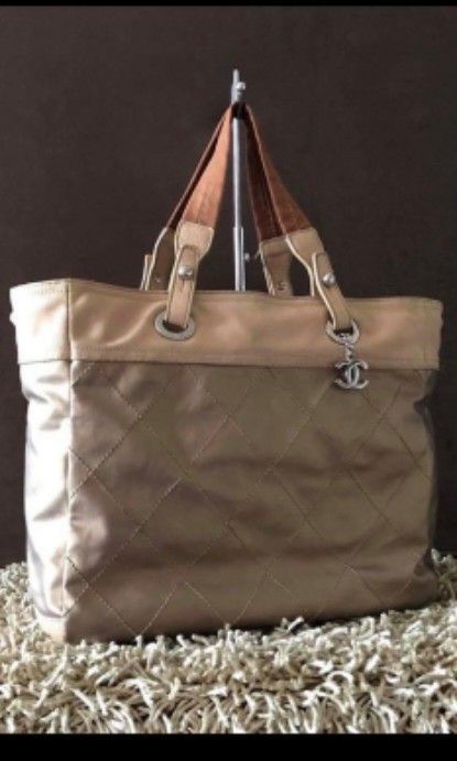Chanel Biarritz (Category: Luxury Bags & Wallets) located in Quezon City. Submitted by akinayan17 (Listing ID 1291011284, Image 2). Description: Chanel Biarritz Guaranteed original slightly used with card SF c/o buyer via lalamove grab.