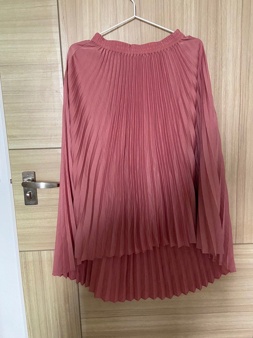 Forever new pink pleated skirt