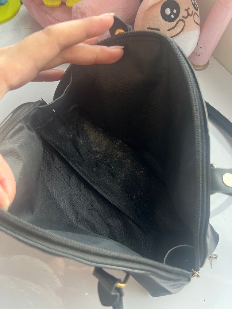 Givenchy Makeup pouch (Category: Luxury Bags & Wallets) located in Angeles City. Submitted by kylvldz (Listing ID 1291077200, Image 3). Description: Barely used Light makeup stains inside Authentic complimentary item Can be used as small bag.