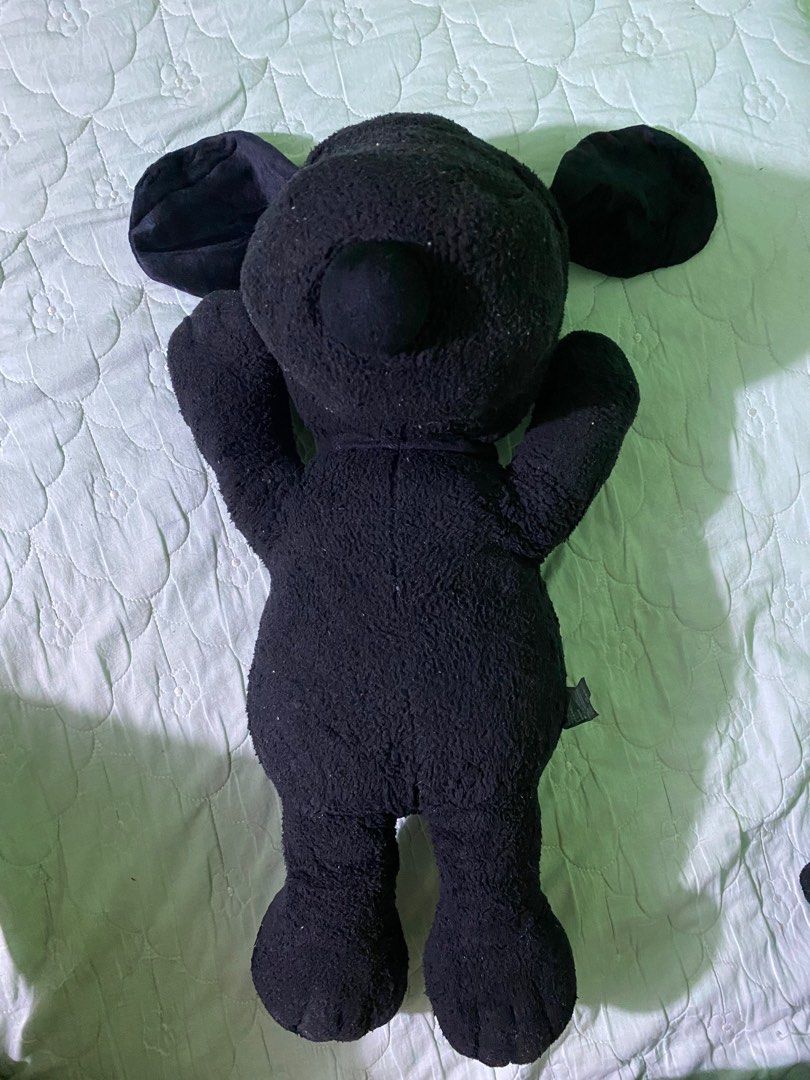 Kaws x Peanuts plush toys (Category: Plushies & Soft Toys) located in Polangui. Submitted by judeeey (Listing ID 1291161078, Image 2). Description: Kaws x Peanuts Uniqlo plush 2pc big only issue: 1 big plush needs refiber.
