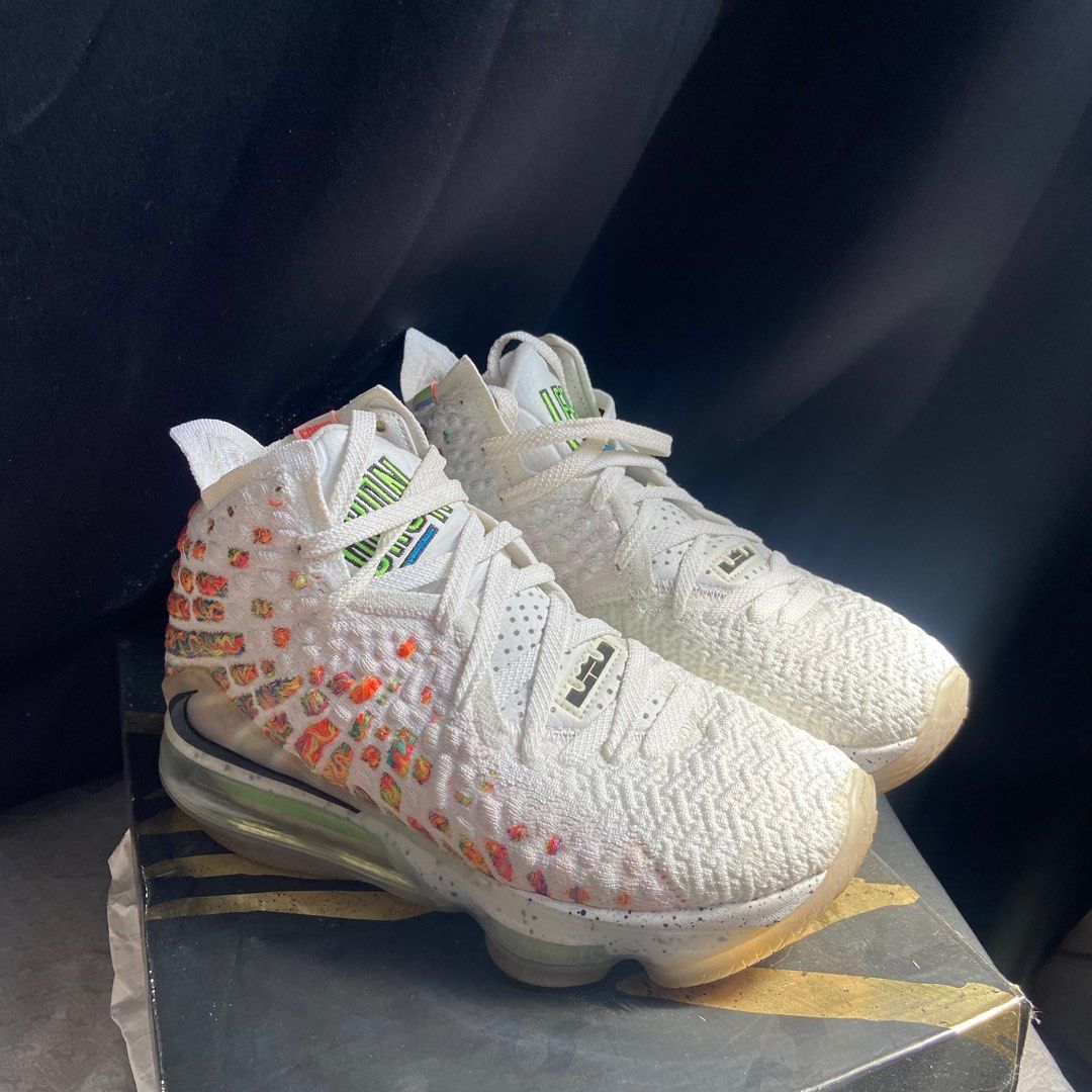 Nike Lebron 17 command force (Category: Sneakers) located in Olongapo. Submitted by magicrattt (Listing ID 1291013841, Image 1). Description: Barely used and lady owned Condition: 10/10 Size us5 for mens us6.5 for womens Feel free to send me your offers and inquiries ☺️ **dont mind the size below us7 is the smallest option** .