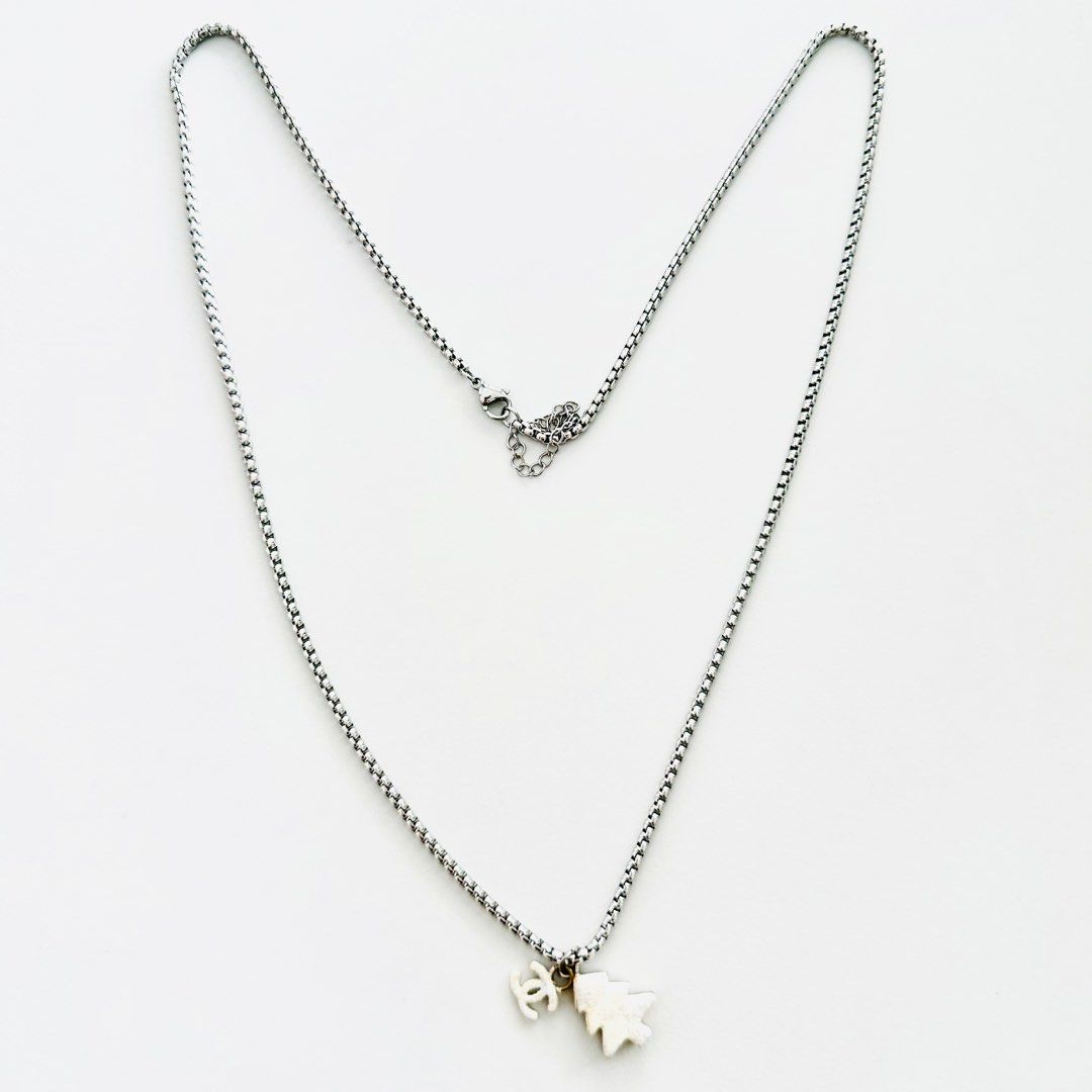 Chanel like necklace top