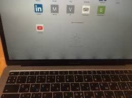 Macbook Flexgate Repai r (Category: Laptops & Notebooks) located in Singapore. Submitted by mac_med (Listing ID 1291168427, Image 2). Description: Flexgate issue with MacBook. Pm me..