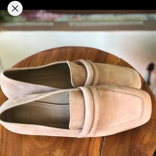 (Category: ) located in . Submitted by trendy_closet_finds (Listing ID 1291069959, Image 1). Description: .
