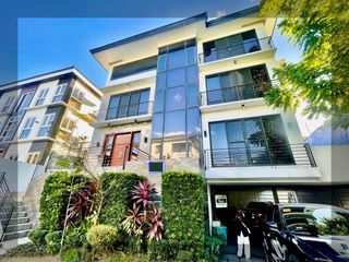 MCKINLEY HILL VILLAGE: House For Sale, Lot area 189 sqm, Floor 450 sqm, 4BR, Covered balcony, 4 car garage, P125M