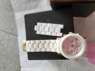 (Category: ) located in . Submitted by solelypreloved (Listing ID 1291067293, Image 1). Description: .