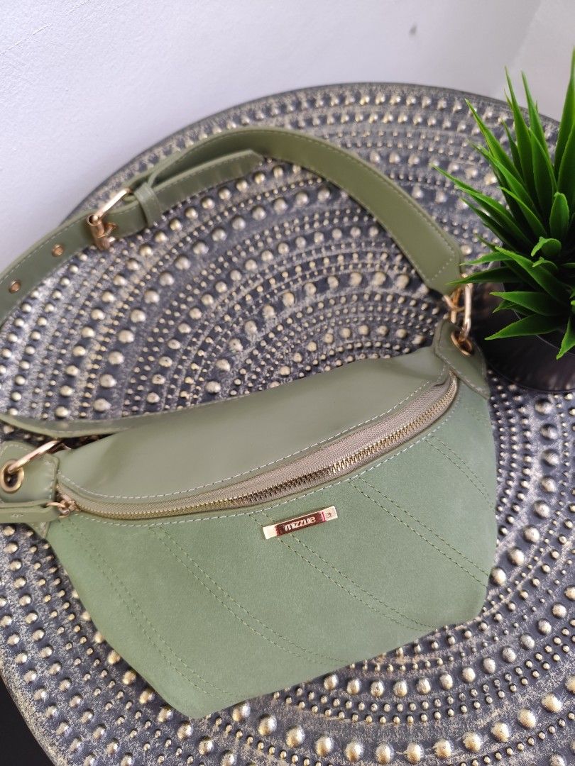 Mizzue Sling Bag