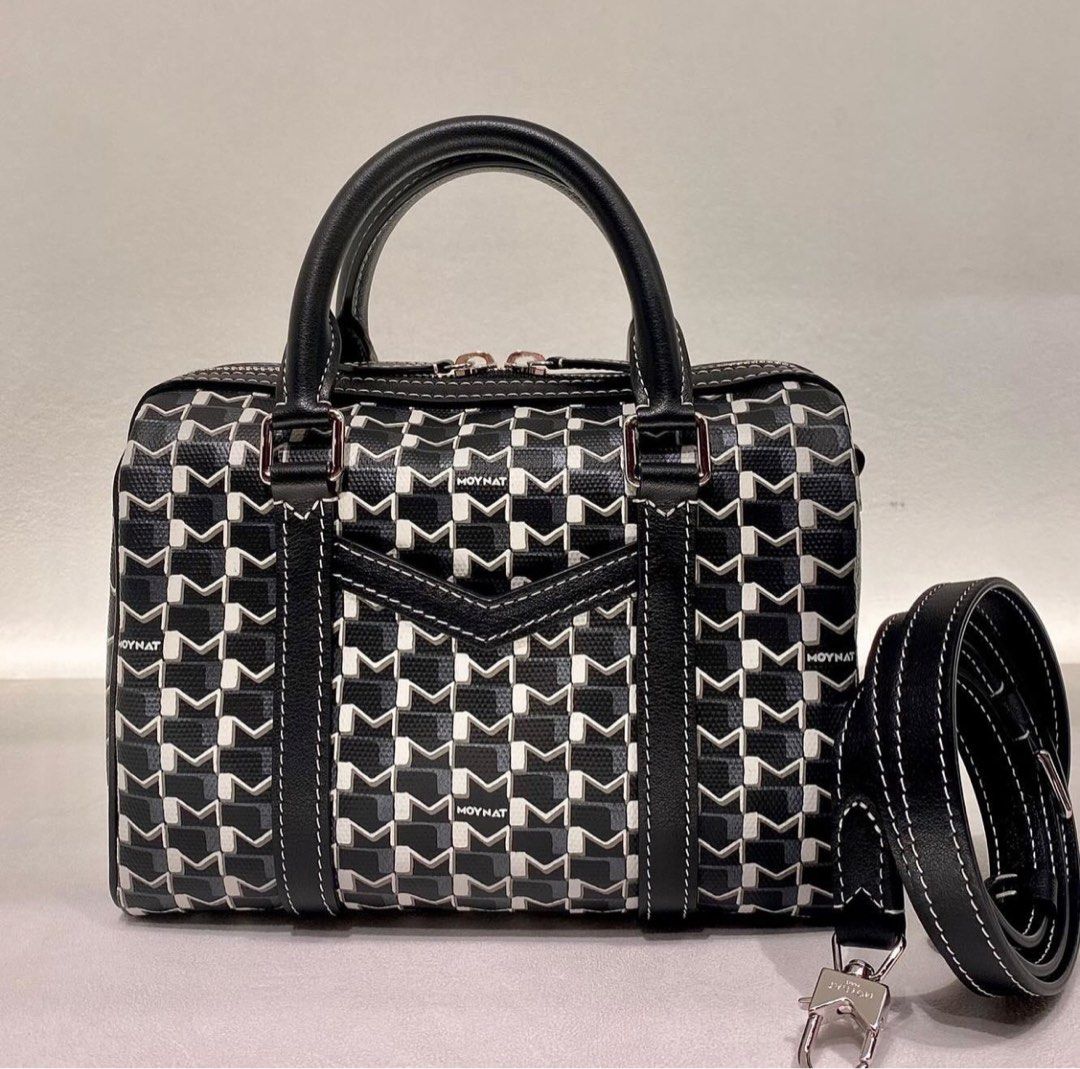 Moynat Crossbody bag (Category: Luxury Bags & Wallets) located in Antipolo. Submitted by florshop (Listing ID 1291079970, Image 2). Description: Bnew Moynat cross body bag. Complete inclusions..