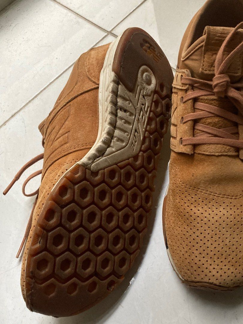 New Balance SUEDE 247 ORI, Fesyen Pria, Sepatu Sneakers di Carousell