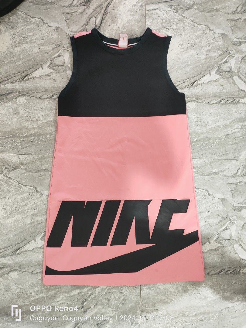 Nike irreverent top dress
