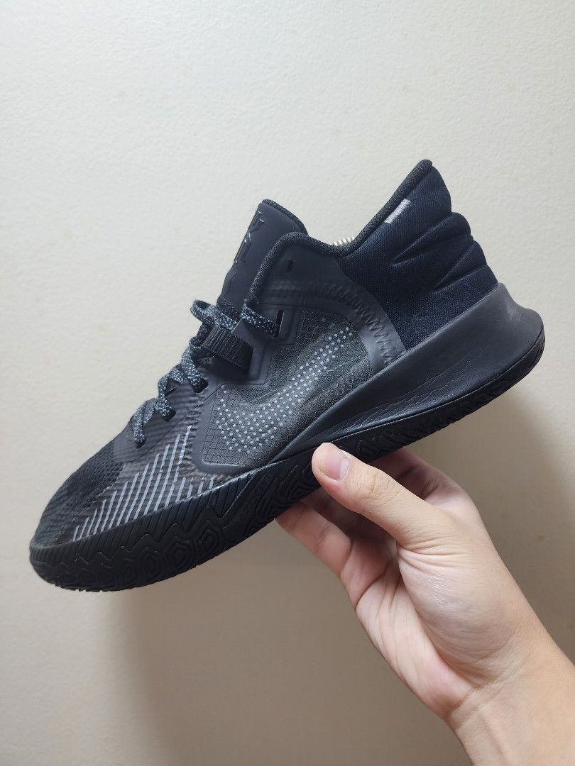 Kyrie 5 triple black cheap