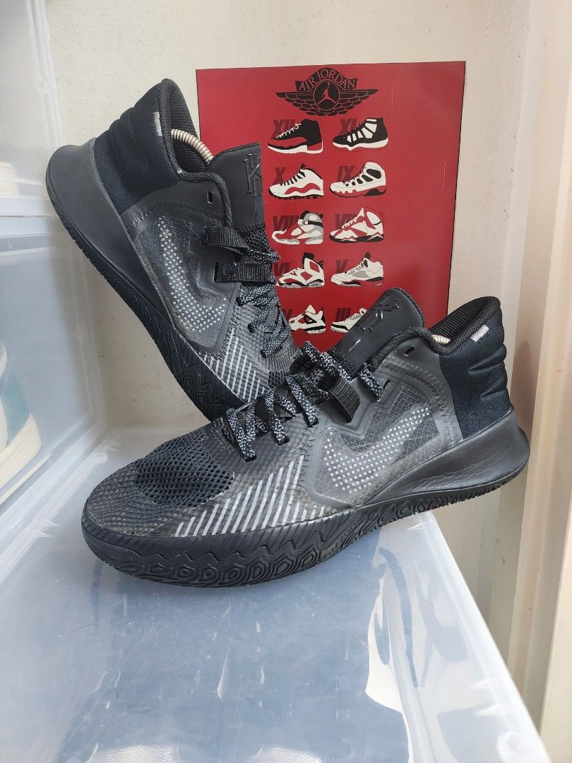 Nike kyrie flytrap 5 triple black