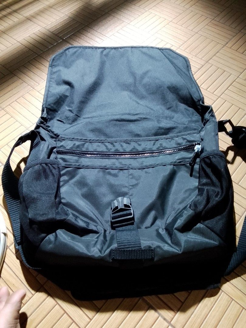 Nike Laptop Bag, Men's Fashion, Bags, Sling Bags on Carousell
