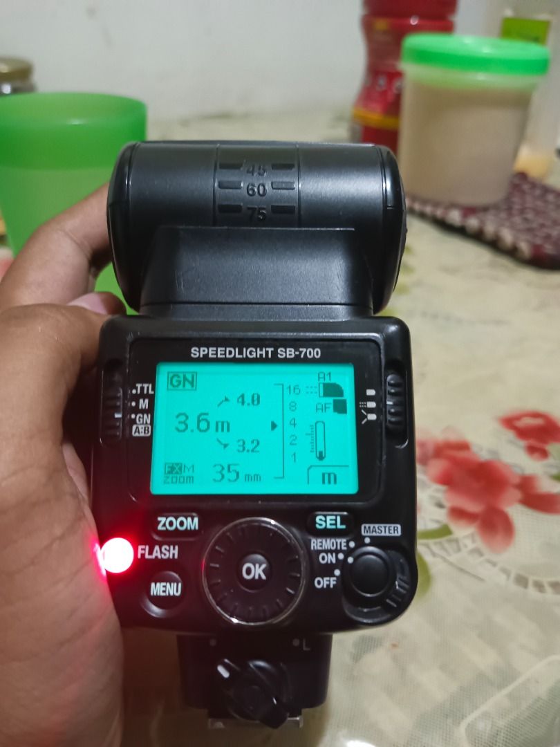 NIKON SB-700 SPEEDLIGHT (Category: Flashes) located in Quezon City. Submitted by kentrancap8716 (Listing ID 1291164447, Image 2). Description: For sale nikon sb-700 speedlight No issue Gagamitin nalang.