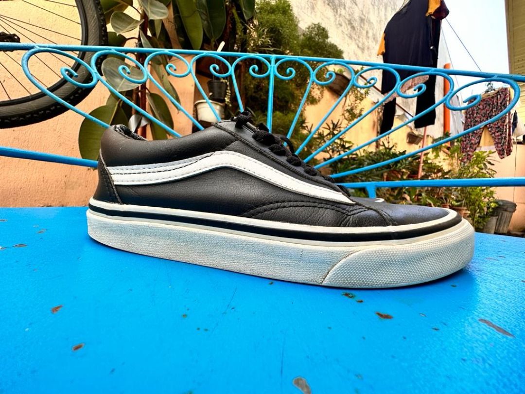 OLD SKOOL LEATHER VANS sneakers black and white US Women size 7