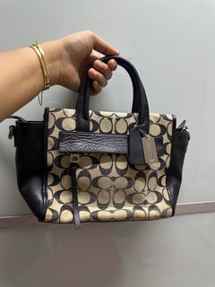 (Category: ) located in . Submitted by an89preloved (Listing ID 1291153095, Image 1). Description: .
