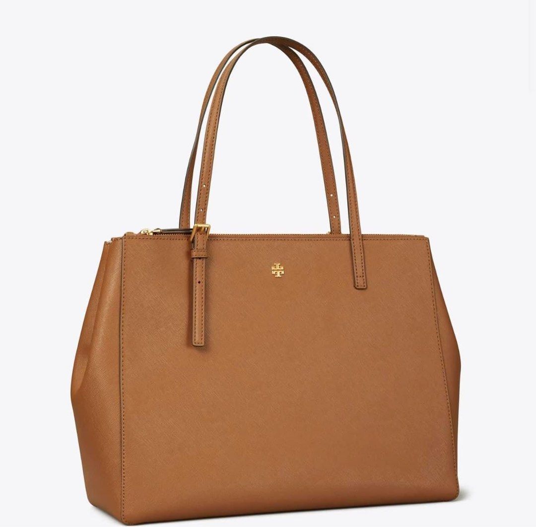 💯ORIGINAL TORY BURCH EMERSON DOUBLE ZIP LARGE TOTE MOOSE (Category: Luxury Bags & Wallets) located in Quezon City. Submitted by ashongsstore (Listing ID 1291059556, Image 3). Description: 🇵🇭ONHAND🇵🇭 EMERSON DOUBLE ZIP LARGE TOTE ‼️Please look at our pictures as that is exactly what you are purchasing‼️ 10000% Original Not REPLICA, OEM, TOP GRADE QUALITY, AUTHENTIC QUALITY or Any other Terms to DENOTE FAKE! 😎 . Guaranteed ORIGINAL AND BRANDN