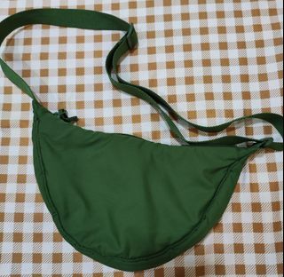 Original Uniqlo Dumpling Bag | Green