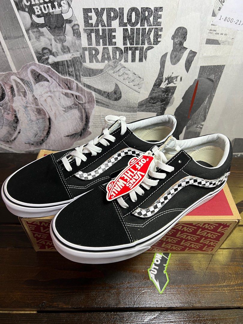 Side stripe v old skool deals