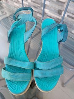 P600 only
# 20845 - Crocs wedge/ sandal
Size 6