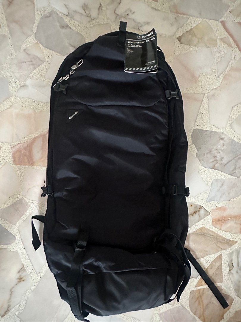 Pacsafe Venturesafe EXP65 travel backpack Sports Equipment