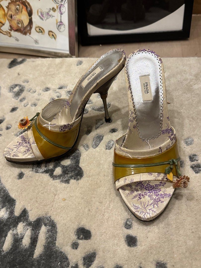 Prada vintage kitten heels