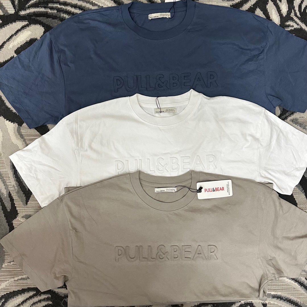 PULL&BEAR EMBOSSED TEE (brandnew men’s top) (Category: Tshirts & Polo Shirts ) located in Quezon City. Submitted by solteraph (Listing ID 1291095566, Image 1). Description: ALL BRANDNEW ALL SIZES AVAILABLE NO FLAWS.
