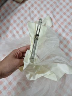Ribbon clip with short veil (pasig)