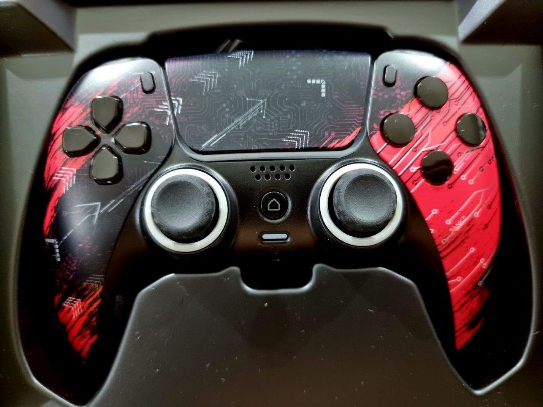 SCUF REFLEX FPS - PLAYSTATION 5 DUALSENSE CONTROLLER (Category: Controllers) located in Manila. Submitted by josephsonnn (Listing ID 1291068171, Image 2). Description: Scuf Reflex FPS Controller for PS5. No issues..