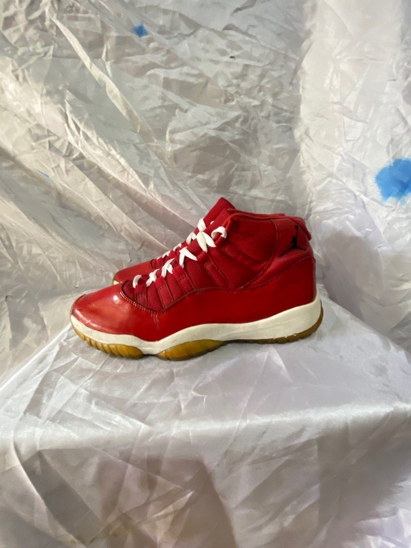 Sepatu basket air jordan retro 11 red gum mid size 42,5, Fesyen