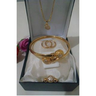 (Kategori: ) berada di . Dikirim oleh collection18366 (ID iklan 1291127073, Gambar 1). Deskripsi: .