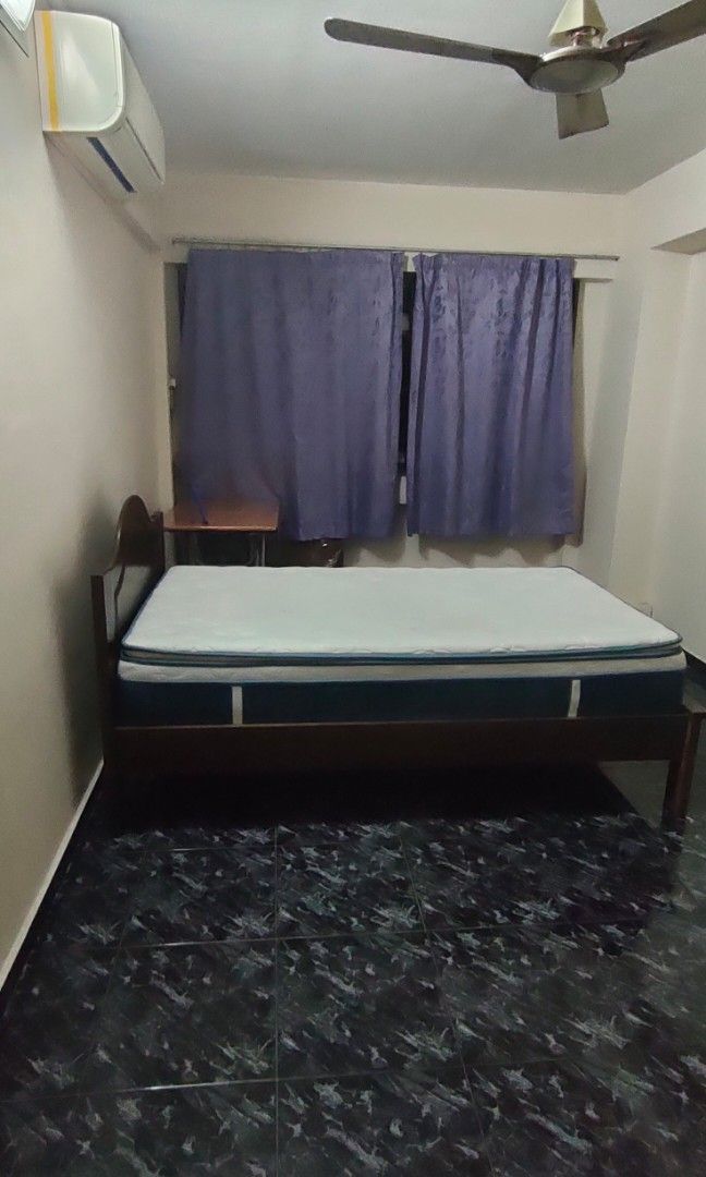 Single Bed Frame (Category: HDB) located in Singapore. Submitted by resh01 (Listing ID 1291130013, Image 1). Description: Hi near bus stop and airport Loyang industrial estate market place giant sheng siong supermarket. Any other things please contact me. thanks..
