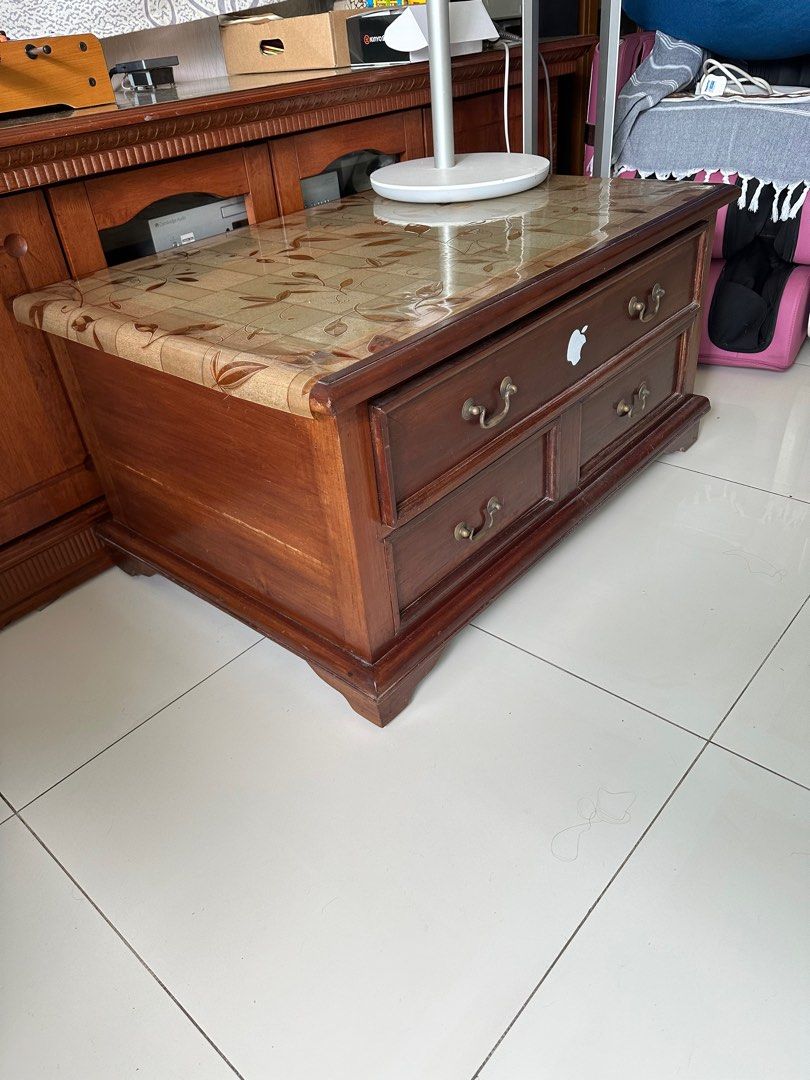 Solid wood (Category: Tables & Sets) located in Singapore. Submitted by sallymeng (Listing ID 1291011600, Image 2). Description: Solid wood !good condition!heavy!.