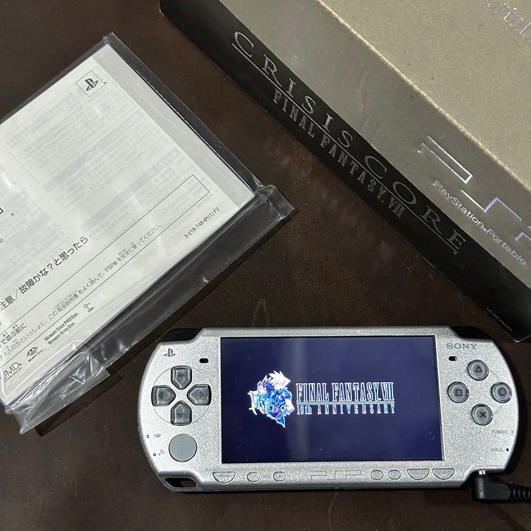 PSP-2000 SLIM & LITE CRISIS CORE同梱（動作確認済] 限定版 PSP-3000 
