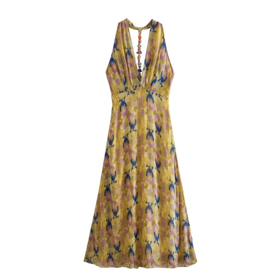 Summer Printed Halter Dress (Stone Inlaid) (Category: Dresses) located in Mandaluyong City. Submitted by beyfinds (Listing ID 1291036813, Image 3). Description: Super pretty Used once only Perfect for summer or date night.