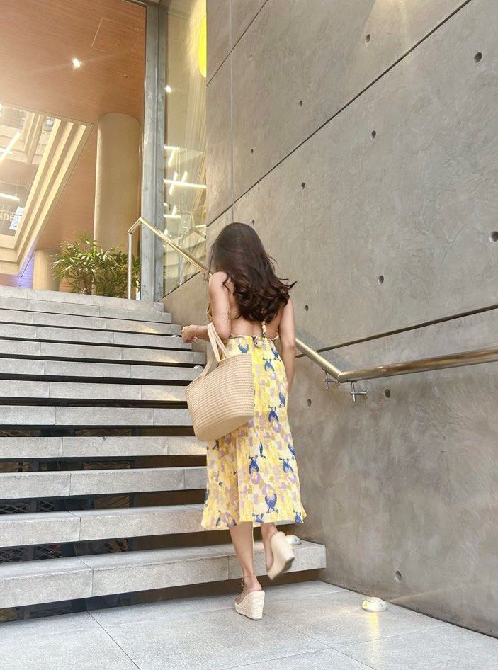 Summer Printed Halter Dress (Stone Inlaid) (Category: Dresses) located in Mandaluyong City. Submitted by beyfinds (Listing ID 1291036813, Image 2). Description: Super pretty Used once only Perfect for summer or date night.