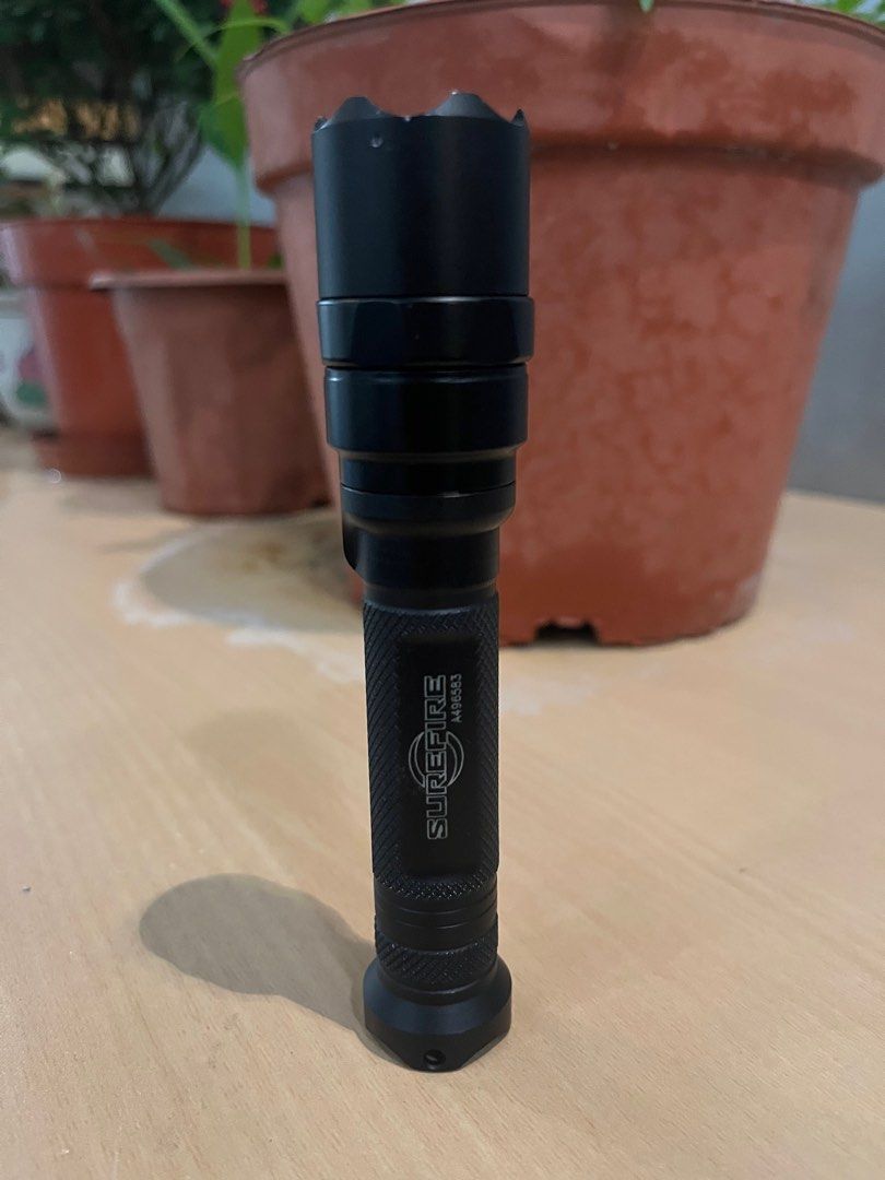 SUREFIRE 廃盤希少モデル おぞましい E2 DEFENDER LED 360ルーメン