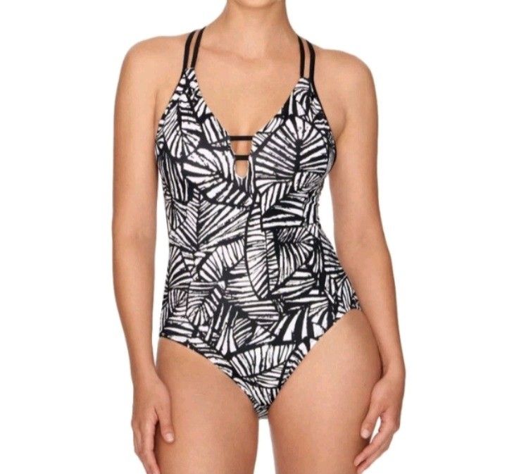 Swimsuit one piece / never worn / no brand (Category: Bikinis & Swimsuits) located in Manila. Submitted by samcm8 (Listing ID 1291183429, Image 1). Description: Swimsuit one piece / never worn / no brand shipping fee c/o buyer / Large.