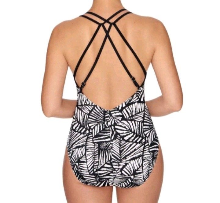 Swimsuit one piece / never worn / no brand (Category: Bikinis & Swimsuits) located in Manila. Submitted by samcm8 (Listing ID 1291183429, Image 2). Description: Swimsuit one piece / never worn / no brand shipping fee c/o buyer / Large.