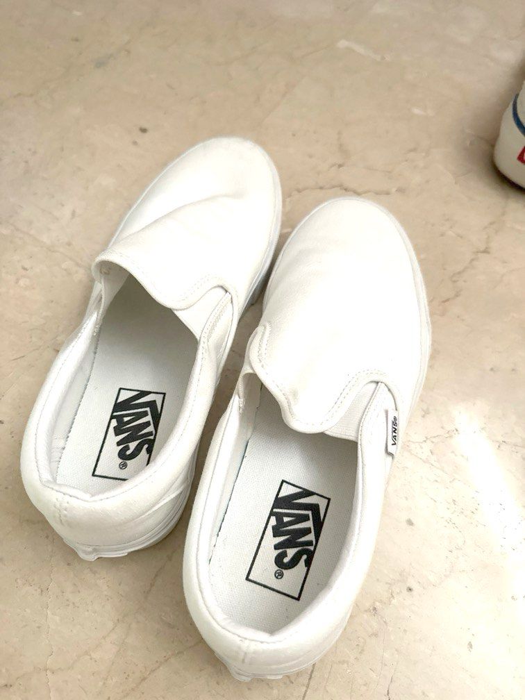Fast deal 20. Authentic Van off the wall unisex classic true white sneakers. Slip on