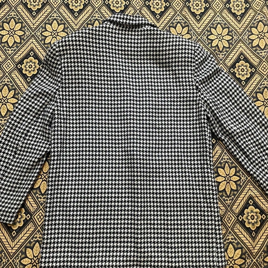 Vintage Cross Country Houndstooth wool blazer (Category: Coats, Jackets and Outerwear) located in Davao. Submitted by homeboy.ph (Listing ID 1291136158, Image 3). Description: Vintage Cross Country Houndstooth Wool blazer Very good condition, no flaws. Made from wool with hounds tooth design, and it has the standard pocket system that can be seen on most of the usual blazer design. Made in USA W 22 L 29 2,500+SF #vintage#crosscountry#blazer#wool#