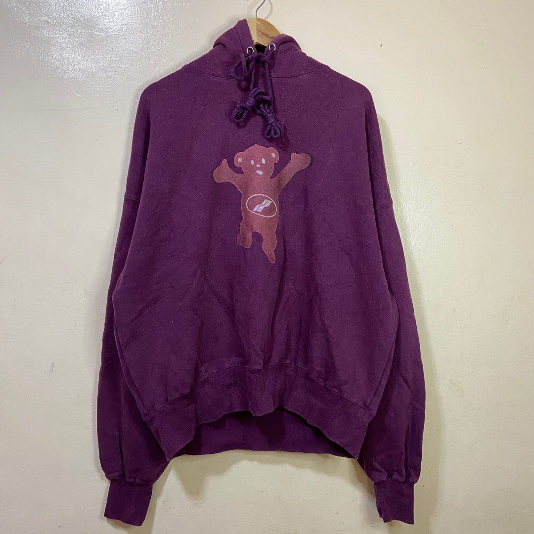 Welldone Bear Maroon Pullover Hoodie (Category: Hoodies) located in Calamba. Submitted by lgnhustler_18 (Listing ID 1291067398, Image 1). Description: Welldone Bear Maroon Pullover Hoodie Size Small fits XL Oversize Length : 28 inches Width : 29 inches Sleeve Length : 25 Excellent Condition.