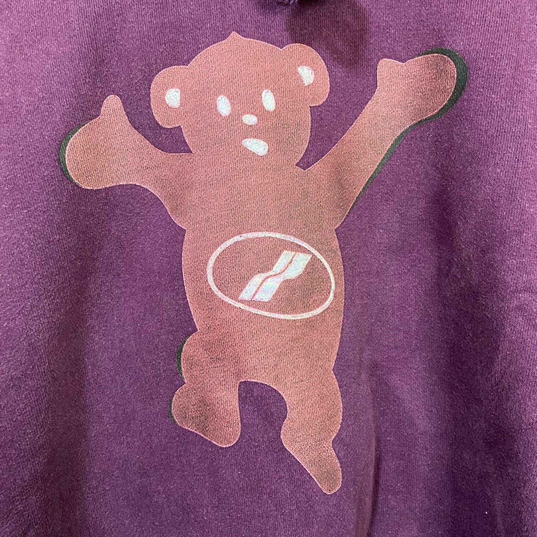 Welldone Bear Maroon Pullover Hoodie (Category: Hoodies) located in Calamba. Submitted by lgnhustler_18 (Listing ID 1291067398, Image 3). Description: Welldone Bear Maroon Pullover Hoodie Size Small fits XL Oversize Length : 28 inches Width : 29 inches Sleeve Length : 25 Excellent Condition.