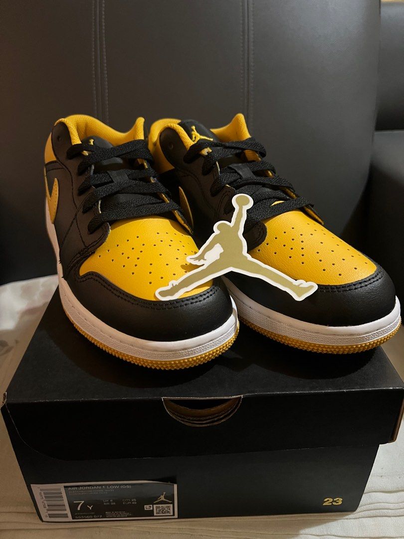 Air Jordan 1 low size 7y (Category: Sneakers) located in Cabuyao City. Submitted by tabachingching.tabachingching (Listing ID 1291246653, Image 3). Description: Brand new with box 💯Authentic from Nike Store Jordan 1 low size 7y GS Can fit women size 8 / men size 7 Pm for inquiries.